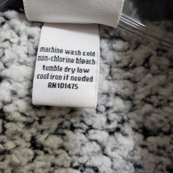 J. American shearling feel fleece zip front vest - Picture 6 of 9